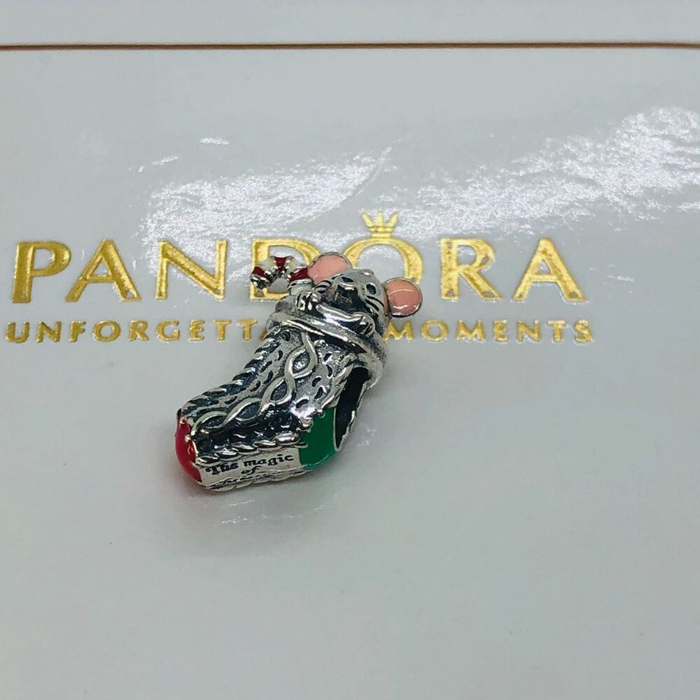 ✨🔥Pandora Festive Mouse & Stocking Charm